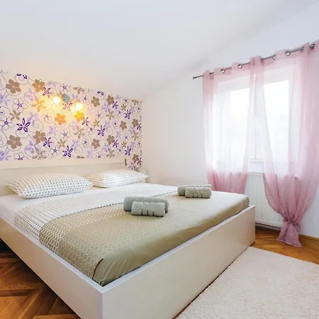 Three-bedroom In * Sibenik