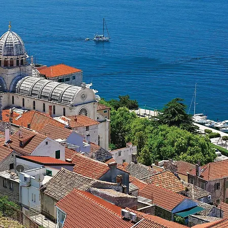 Three-bedroom In Casa vacanze