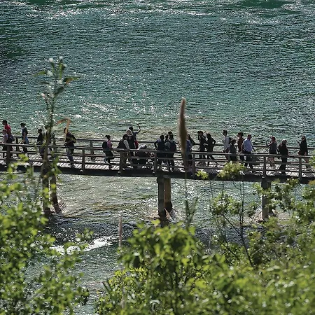 Three-bedroom In 度假居 *