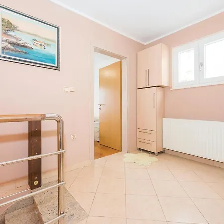 Holiday home Three-bedroom In Sibenik