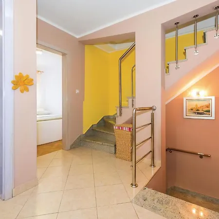 Three-bedroom In Sibenik