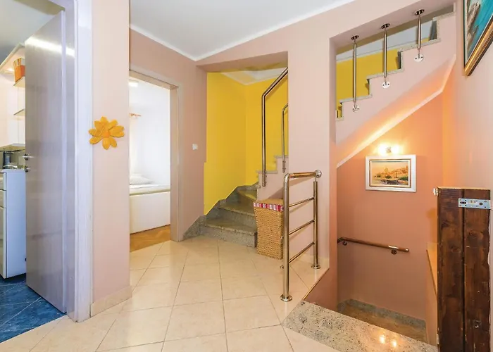 Three-bedroom In Šibenik