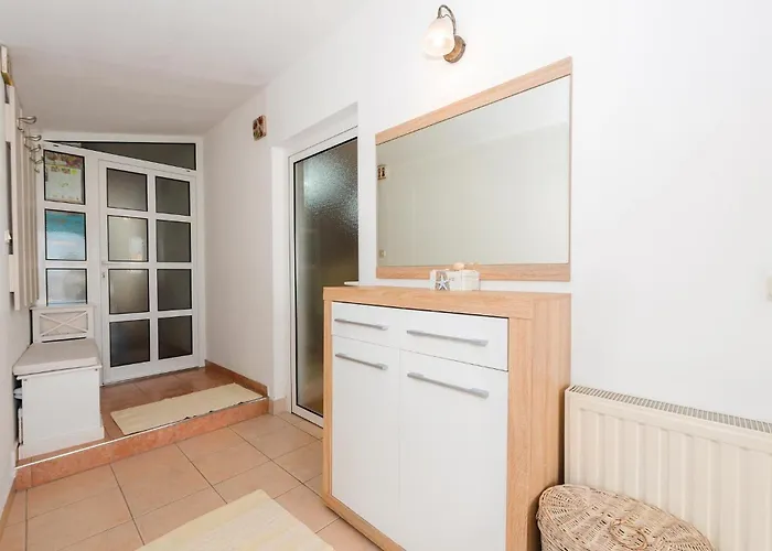 度假居 Three-bedroom In 希贝尼克